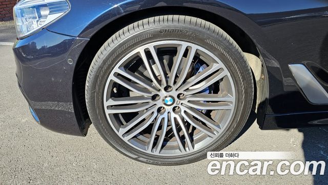 BMW 5-Series 530i xDrive M Sport Package Plus