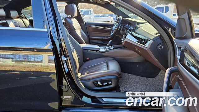 BMW 5-Series 530i xDrive M Sport Package Plus