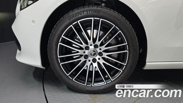 Mercedes-Benz C-Class C200 Avantgarde