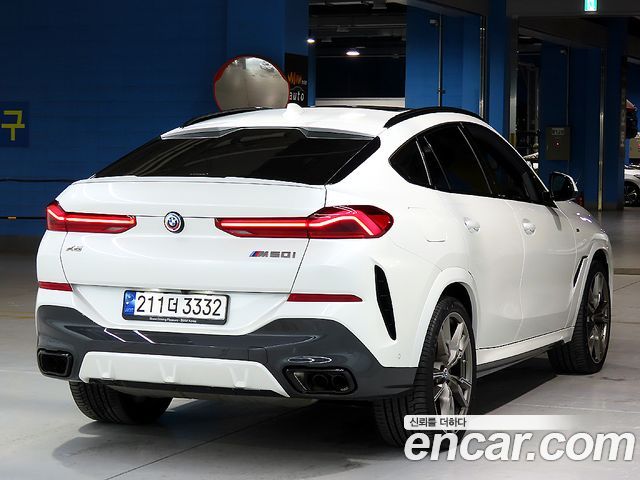 BMW X6 M50i