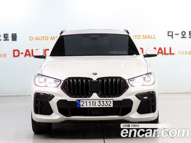 BMW X6 M50i
