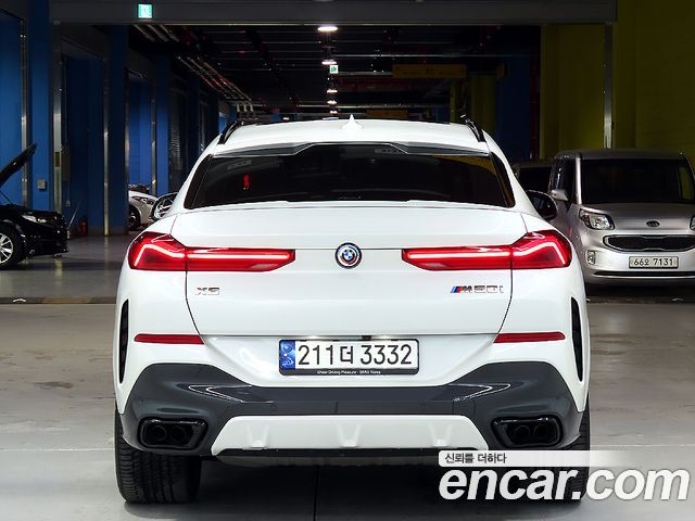 BMW X6 M50i