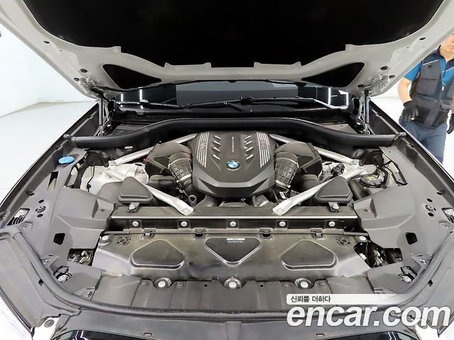 BMW X6 M50i