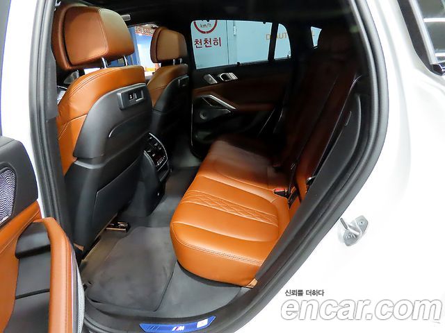 BMW X6 M50i