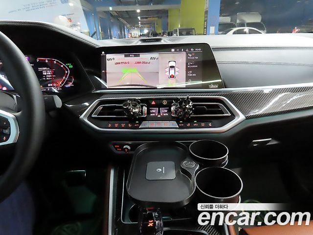 BMW X6 M50i