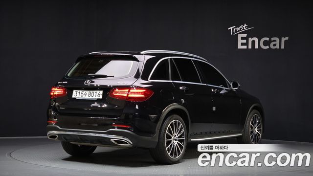 Mercedes-Benz GLC-Class GLC300 4MATIC AMG Line