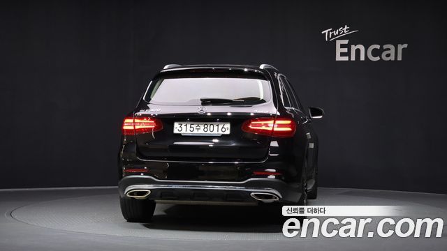 Mercedes-Benz GLC-Class GLC300 4MATIC AMG Line