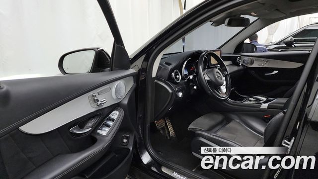 Mercedes-Benz GLC-Class GLC300 4MATIC AMG Line