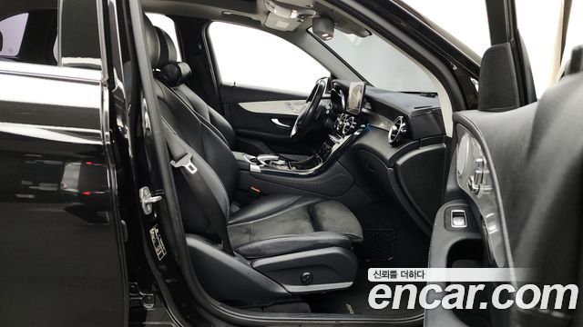 Mercedes-Benz GLC-Class GLC300 4MATIC AMG Line