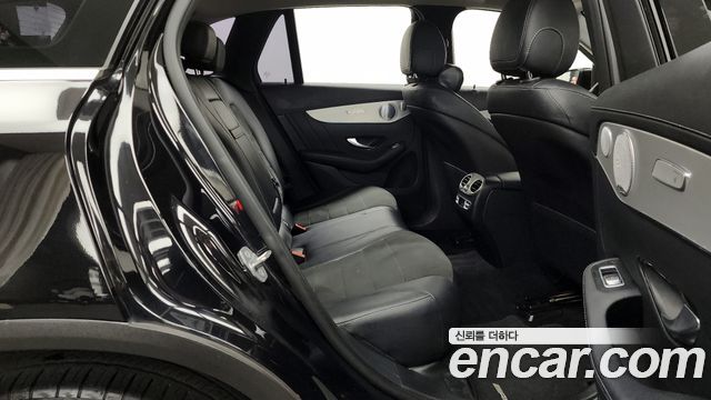 Mercedes-Benz GLC-Class GLC300 4MATIC AMG Line