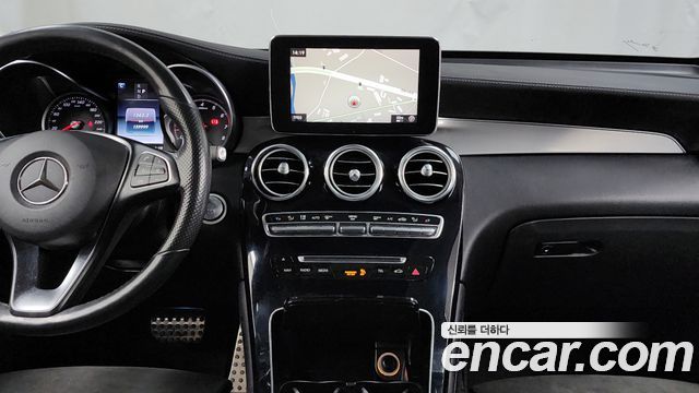Mercedes-Benz GLC-Class GLC300 4MATIC AMG Line