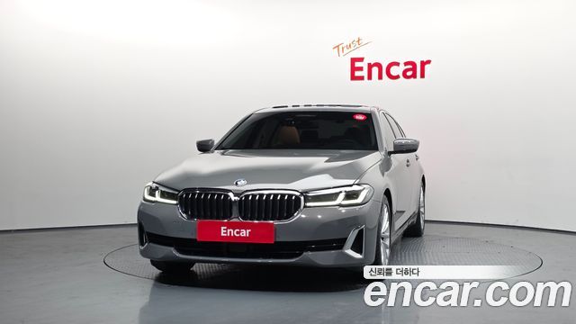 BMW 5-Series 520i Luxury