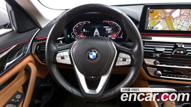 BMW 5-Series 520i Luxury