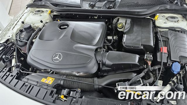 Mercedes-Benz GLA-Class GLA220