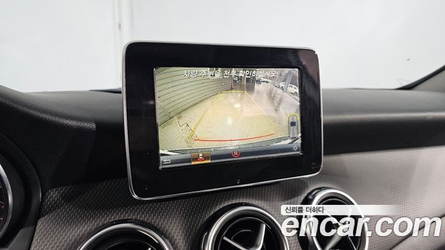 Mercedes-Benz GLA-Class GLA220