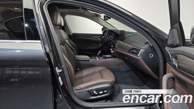 BMW 5-Series 530i Luxury
