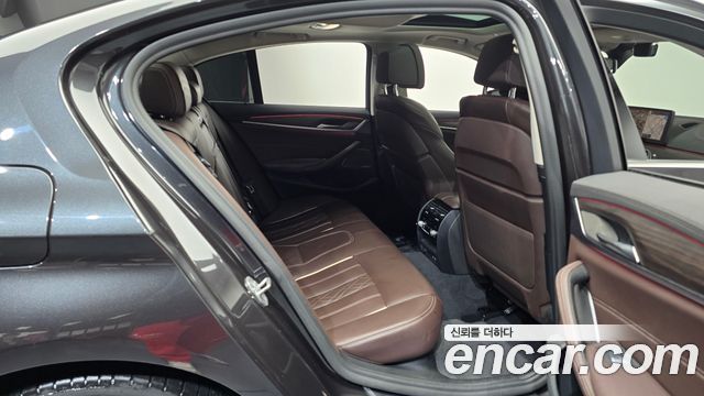 BMW 5-Series 530i Luxury