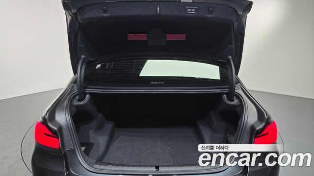 BMW 5-Series 530i Luxury