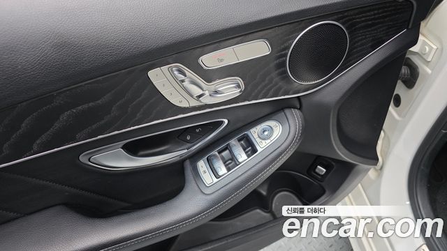 Mercedes-Benz C-Class C200 AMG Line