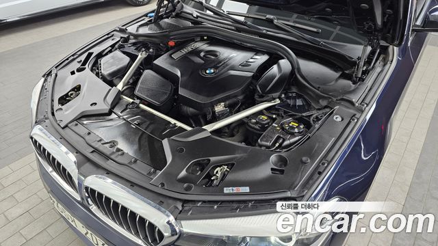 BMW 5-Series 520i Luxury
