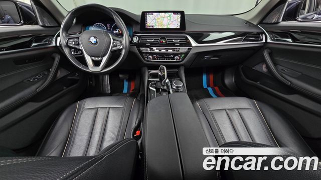 BMW 5-Series 520i Luxury