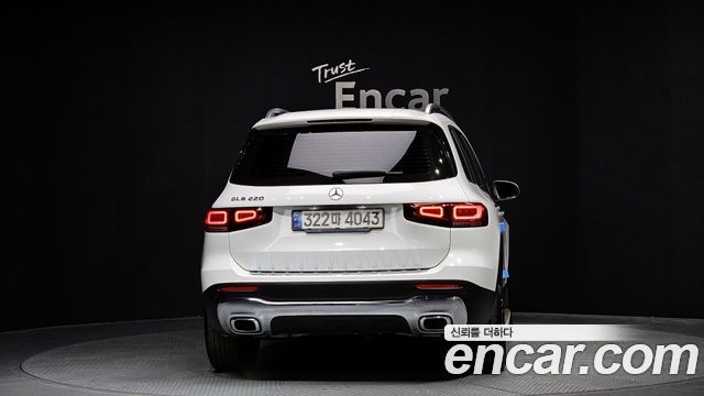 Mercedes-Benz GLB-Class GLB220
