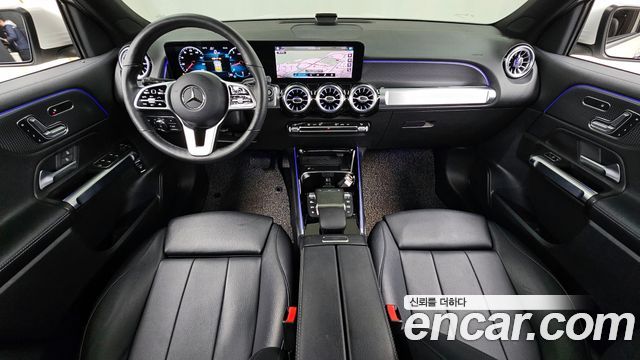 Mercedes-Benz GLB-Class GLB220
