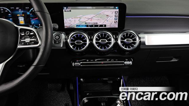 Mercedes-Benz GLB-Class GLB220