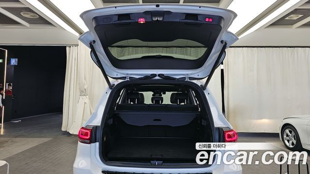 Mercedes-Benz GLB-Class GLB220