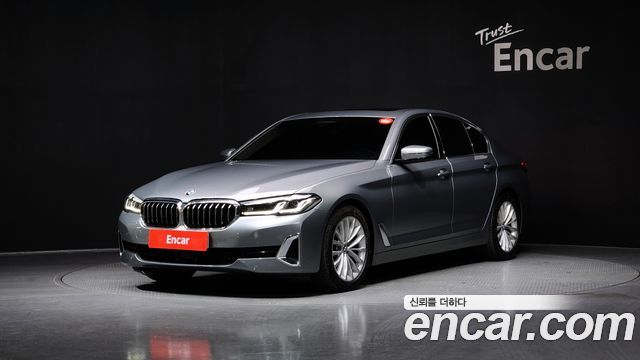 BMW 5-Series 520i Luxury