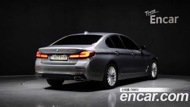BMW 5-Series 520i Luxury