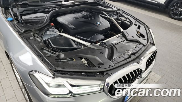 BMW 5-Series 520i Luxury
