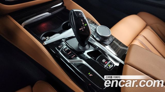 BMW 5-Series 520i Luxury