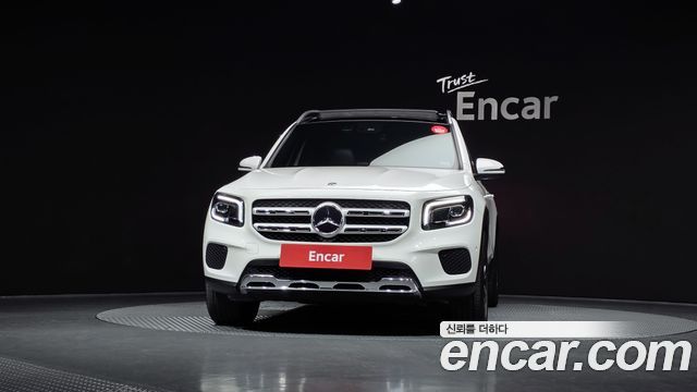 Mercedes-Benz GLB-Class GLB220