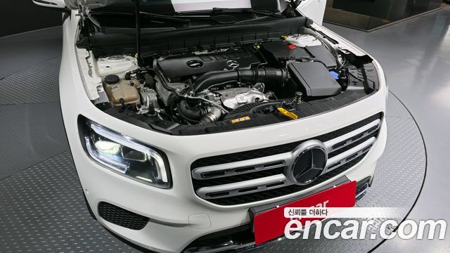 Mercedes-Benz GLB-Class GLB220