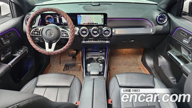 Mercedes-Benz GLB-Class GLB220