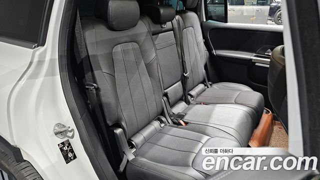 Mercedes-Benz GLB-Class GLB220