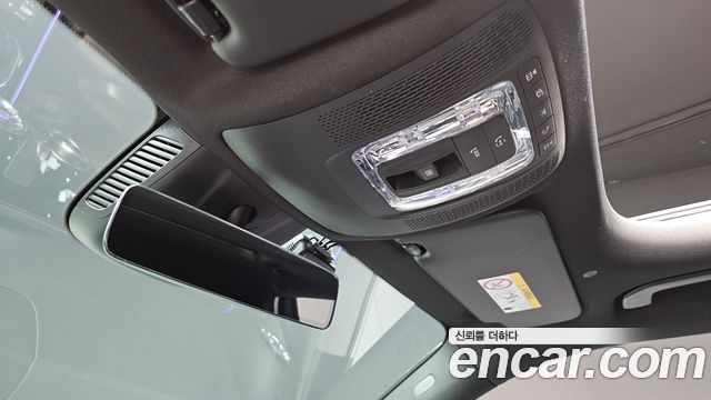 Mercedes-Benz GLB-Class GLB220