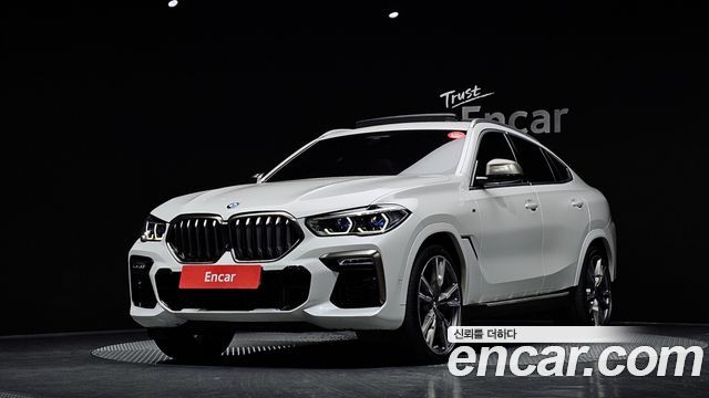 BMW X6 M50i