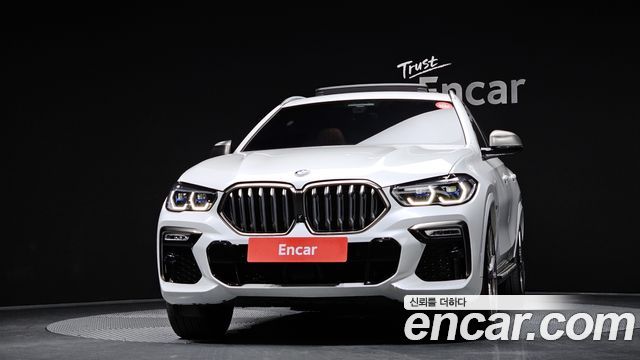 BMW X6 M50i