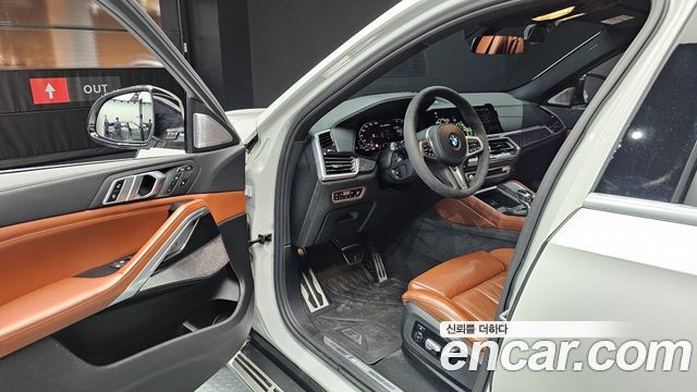 BMW X6 M50i