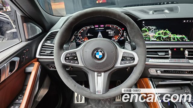 BMW X6 M50i