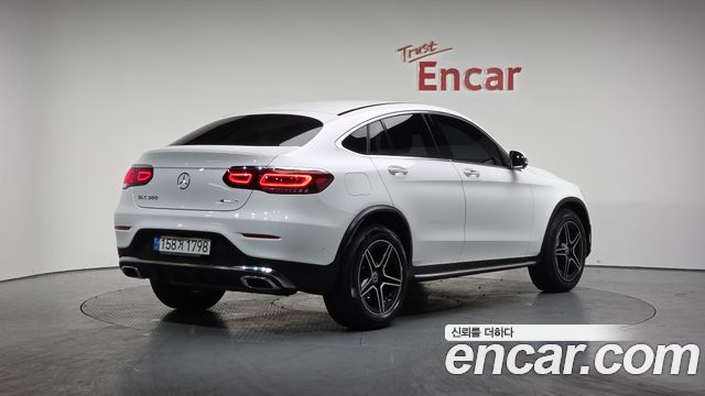 Mercedes-Benz GLC-Class GCL300 4MATIC Coupe