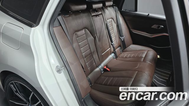 BMW 3-Series 320i Touring M Sports
