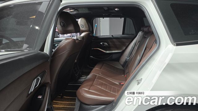 BMW 3-Series 320i Touring M Sports
