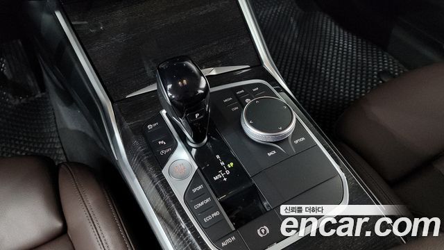 BMW 3-Series 320i Luxury