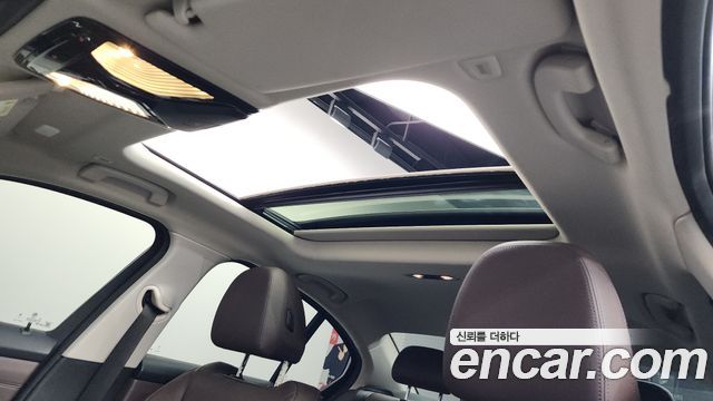 BMW 3-Series 320i Luxury