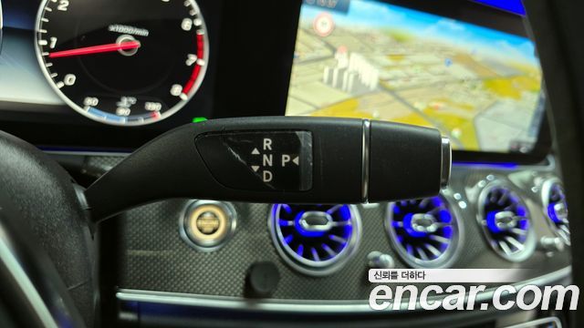 Mercedes-Benz E-Class E300 4MATIC AMG Line