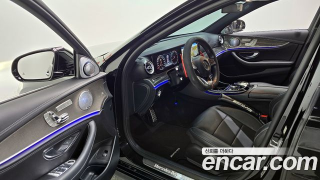 Mercedes-Benz E-Class E300 4MATIC AMG Line