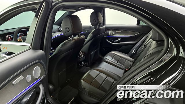 Mercedes-Benz E-Class E300 4MATIC AMG Line